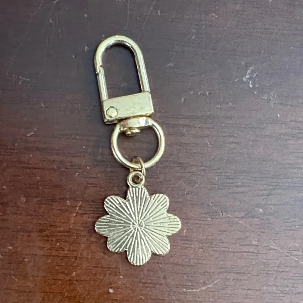 Zipper pull Gold and Blue Flower Keychain - Picture 2 of 2